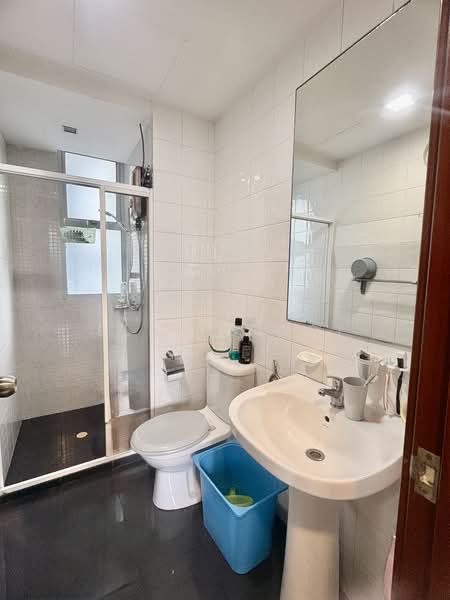 The Eden @ Tampines, 21 Tampines Street 34, 3 Bedrooms, 1,012 sqft, Condominium For Sale, by Elaine Goi, 500199220 - Bathroom - PropertyGuru.com.sg
