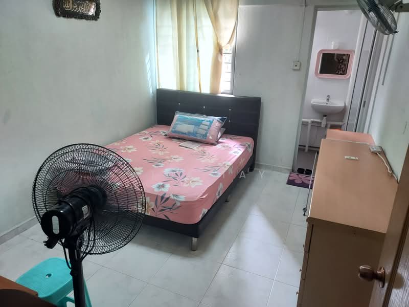 343 Clementi Avenue 5, 343 Clementi Avenue 5, Room Rental, 160 sqft, HDB Flat For Rent, by Aida Tay, 500199227 - Bedroom - PropertyGuru.com.sg