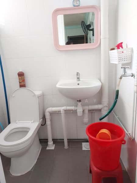 343 Clementi Avenue 5, 343 Clementi Avenue 5, Room Rental, 160 sqft, HDB Flat For Rent, by Aida Tay, 500199227 - Bathroom - PropertyGuru.com.sg