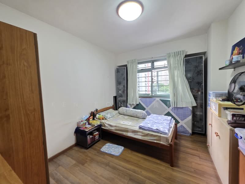 457 Choa Chu Kang Avenue 4, 457 Choa Chu Kang Avenue 4, 4 Bedrooms, 1,528 sqft, HDB Flat For Sale, by Ken Bong 黄慧锋, 500199229 - Bedroom - PropertyGuru.com.sg