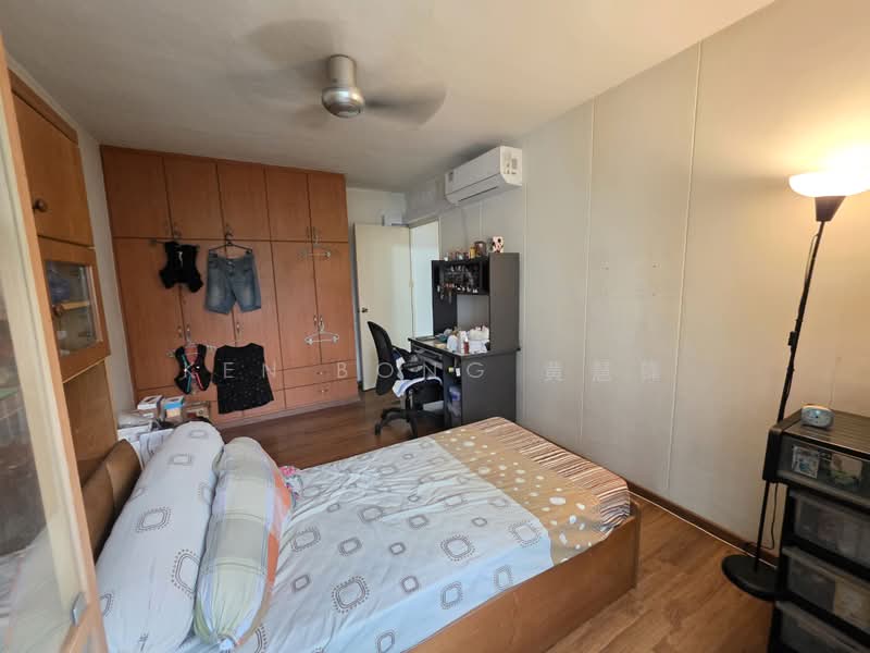 457 Choa Chu Kang Avenue 4, 457 Choa Chu Kang Avenue 4, 4 Bedrooms, 1,528 sqft, HDB Flat For Sale, by Ken Bong 黄慧锋, 500199229 - Bedroom - PropertyGuru.com.sg