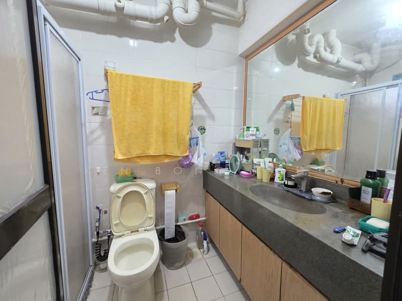 457 Choa Chu Kang Avenue 4, 457 Choa Chu Kang Avenue 4, 4 Bedrooms, 1,528 sqft, HDB Flat For Sale, by Ken Bong 黄慧锋, 500199229 - Master Bathroom - PropertyGuru.com.sg