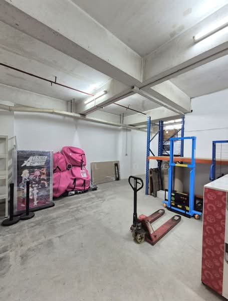 no gst! pallet wide entrance! single year lease is ok!, pallet wide entrance for store warehouse packing!, 766 sqft, Light Industrial (B1) For Rent, by Joel Yong, 500199231 - CommercialGuru.com.sg