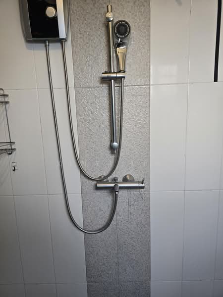 256A Sumang Walk, 256A Sumang Walk, 1 Bedroom, 506 sqft, HDB Flat For Rent, by Xinyi Lin, 500199232 - Bathroom - PropertyGuru.com.sg