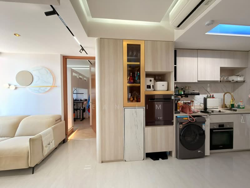 Whistler Grand, 107 West Coast Vale, 2 Bedrooms, 689 sqft, Condominium For Sale, by Jean Lim, 500199236 - Living Room - PropertyGuru.com.sg