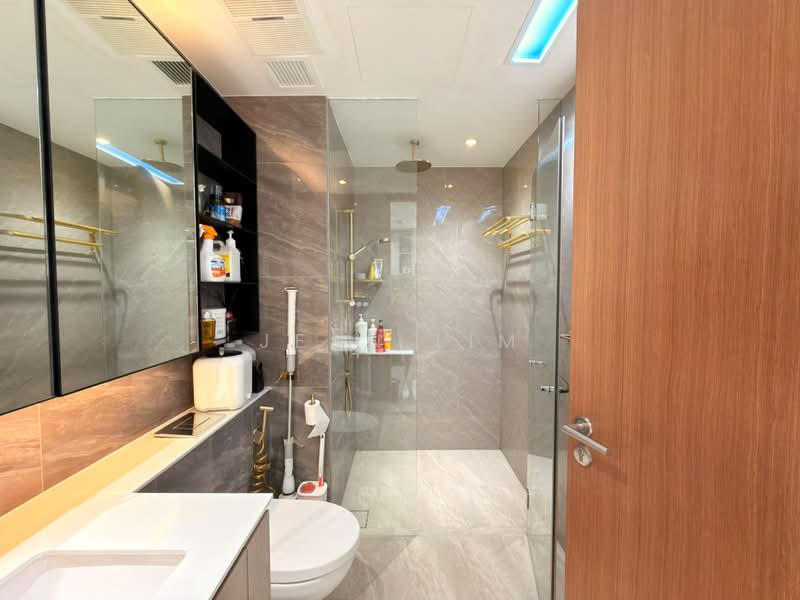 Whistler Grand, 107 West Coast Vale, 2 Bedrooms, 689 sqft, Condominium For Sale, by Jean Lim, 500199236 - Bathroom - PropertyGuru.com.sg