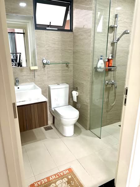 Riversound Residence, 1 Sengkang East Avenue, 4 Bedrooms, 1,259 sqft, Condominium For Sale, by Rennie Goh 吴蕊玲, 500199238 - Bathroom - PropertyGuru.com.sg