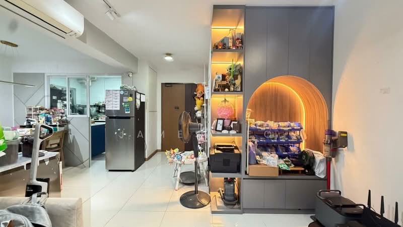 422B Northshore Drive, 422B Northshore Drive, 3 Bedrooms, 1,001 sqft, HDB Flat For Sale, by James Yeo, 500199249 - Living Room - PropertyGuru.com.sg