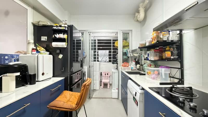 422B Northshore Drive, 422B Northshore Drive, 3 Bedrooms, 1,001 sqft, HDB Flat For Sale, by James Yeo, 500199249 - Kitchen - PropertyGuru.com.sg