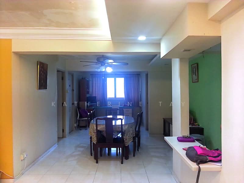 413 Bedok North Avenue 2, 413 Bedok North Avenue 2, 2 Bedrooms, 900 sqft, HDB Flat For Rent, by Katherine Tay, 500199266 - Living Room - PropertyGuru.com.sg