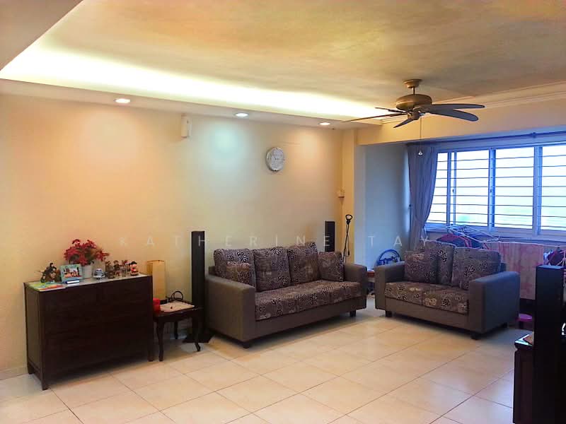 413 Bedok North Avenue 2, 413 Bedok North Avenue 2, 2 Bedrooms, 900 sqft, HDB Flat For Rent, by Katherine Tay, 500199266 - Living Room - PropertyGuru.com.sg