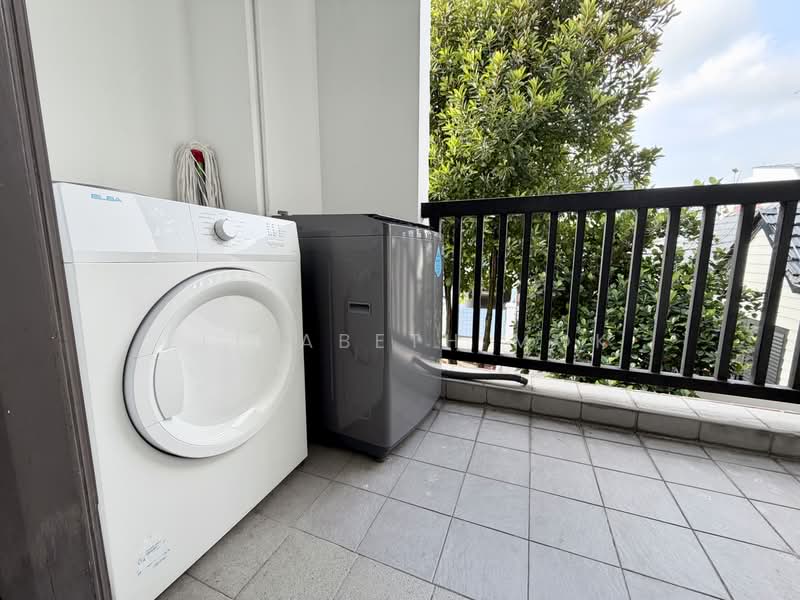 CHEAP Private Studios @ 82a Yuk Tong Ave, Yuk Tong Avenue, 1 Bedroom, 550 sqft, Corner Terrace For Rent, by Elizabeth Mok, 500199314 - Studio 1 (level 1) - PropertyGuru.com.sg