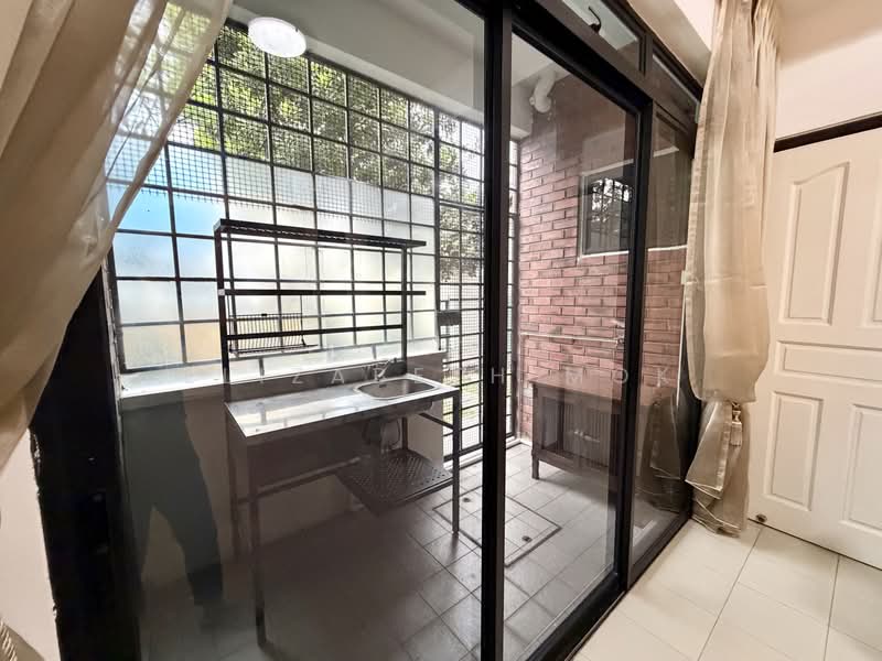 CHEAP Private Studios @ 82a Yuk Tong Ave, Yuk Tong Avenue, 1 Bedroom, 550 sqft, Corner Terrace For Rent, by Elizabeth Mok, 500199314 - Studio 2 (ground floor) - PropertyGuru.com.sg