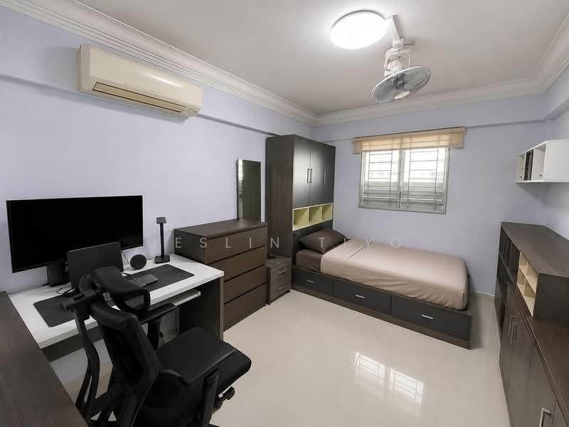 456 Ang Mo Kio Avenue 10, 456 Ang Mo Kio Avenue 10, Room Rental, 300 sqft, HDB Flat For Rent, by Jeslin Tiyo, 500199318 - Bedroom - PropertyGuru.com.sg