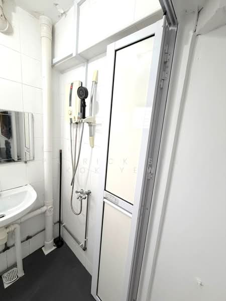 473 Ang Mo Kio Avenue 10, 473 Ang Mo Kio Avenue 10, Room Rental, 150 sqft, HDB Flat For Rent, by Patrick See Kok Yew, 500199323 - Bathroom - PropertyGuru.com.sg