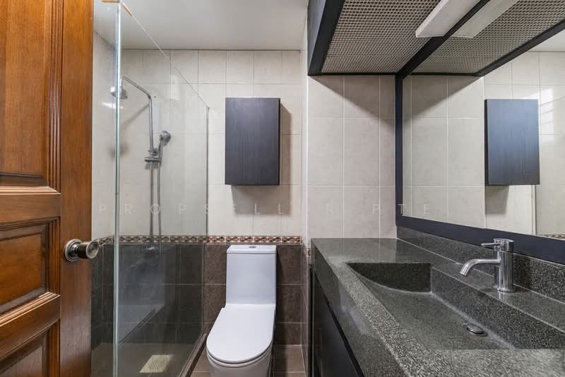 Avila Gardens, 15 Flora Road, 3 Bedrooms, 1,301 sqft, Condominium For Sale, by Florence Ho, 500199324 - Bathroom - PropertyGuru.com.sg