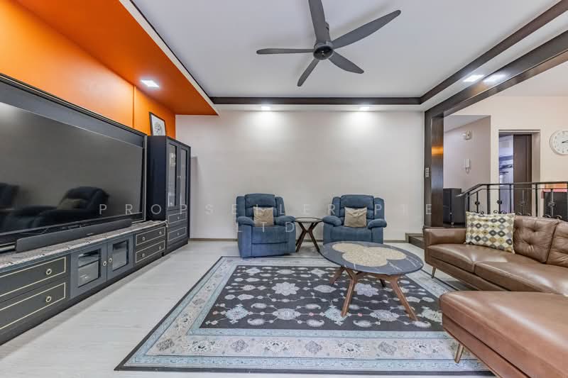 Avila Gardens, 15 Flora Road, 3 Bedrooms, 1,301 sqft, Condominium For Sale, by Florence Ho, 500199324 - Living Room - PropertyGuru.com.sg