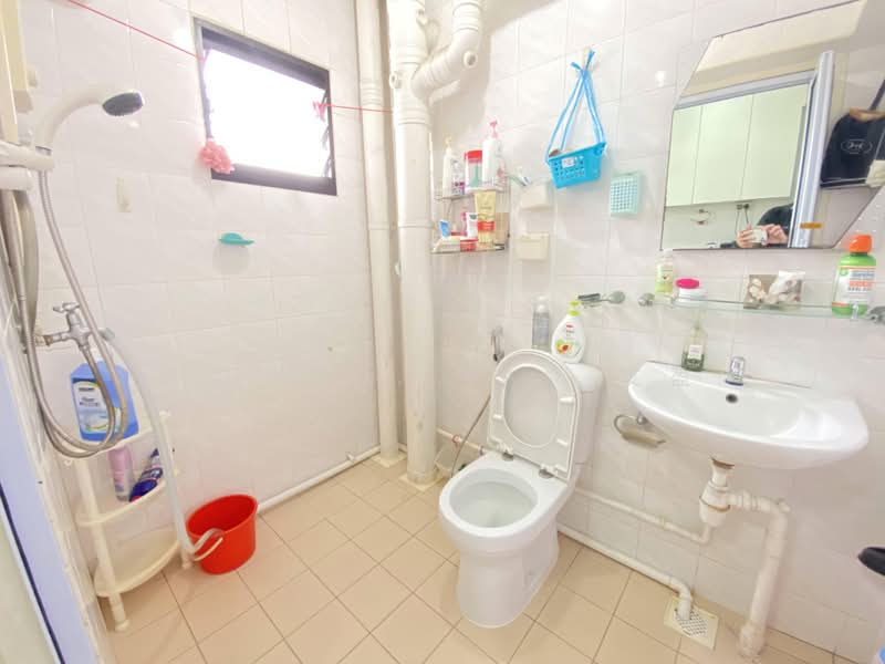 3 Pine Close, 3 Pine Close, 3 Bedrooms, 1,076 sqft, HDB Flat For Rent, by Yu Yin, Tan 友盈, 500199359 - Bathroom - PropertyGuru.com.sg