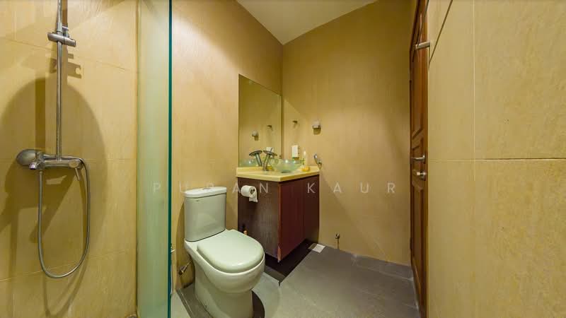 Namly, Namly place, 5 Bedrooms, 2,734 sqft, Terraced House For Sale, by Puran Kaur, 500199378 - Bathroom - PropertyGuru.com.sg