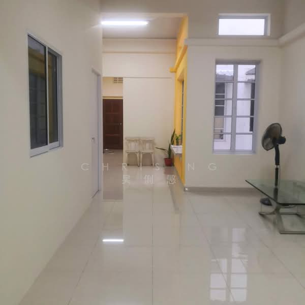 Tiong Bahru Conservation, , 6 Bedrooms, 1,335 sqft, HDB Flat For Sale, by Chris Ng 吴俐慜, 500199396 - Living Room - PropertyGuru.com.sg