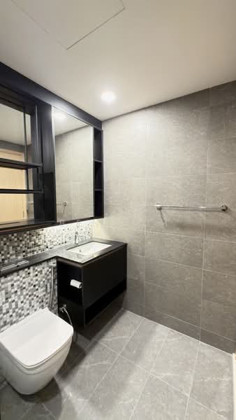 The Antares, 23 Mattar Road, 2 Bedrooms, 829 sqft, Condominium For Sale, by Ben Koh, 500199431 - Master toilet - PropertyGuru.com.sg