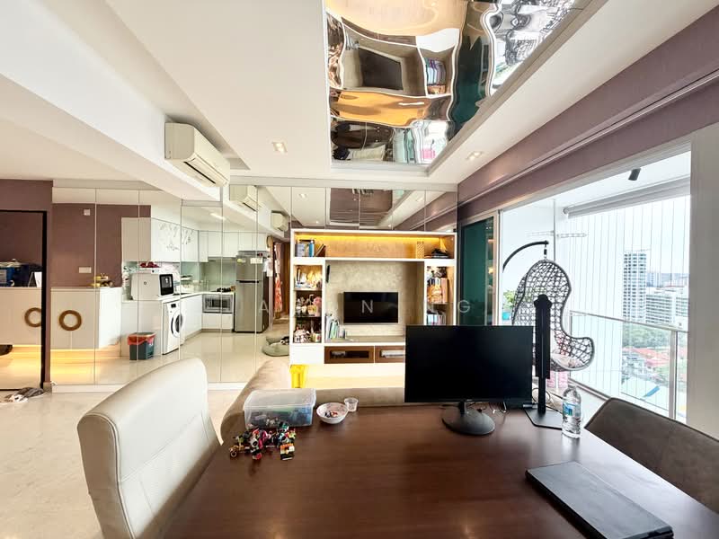 Eight Riversuites, 8 Whampoa East, 2 Bedrooms, 807 sqft, Condominium For Sale, by Jason Ng, 500199433 - Living Room - PropertyGuru.com.sg