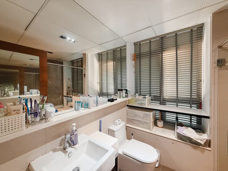City Square Residences, 12 Kitchener Link, 3 Bedrooms, 1,206 sqft, Condominium For Sale, by Justin Ngai, 500199440 - Bathroom - PropertyGuru.com.sg