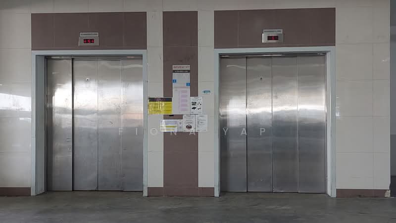 Midview City, 18 Sin Ming Lane, 1,496 sqft, Light Industrial (B1) For Sale, by Fiona Yap, 500199446 - Corridor - CommercialGuru.com.sg