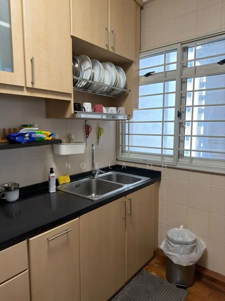 623 Bukit Batok Central, 623 Bukit Batok Central, 3 Bedrooms, 1,270 sqft, HDB Flat For Sale, by Angela Oh, 500199447 - Kitchen - PropertyGuru.com.sg