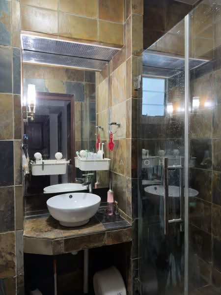 623 Bukit Batok Central, 623 Bukit Batok Central, 3 Bedrooms, 1,270 sqft, HDB Flat For Sale, by Angela Oh, 500199447 - Bathroom - PropertyGuru.com.sg
