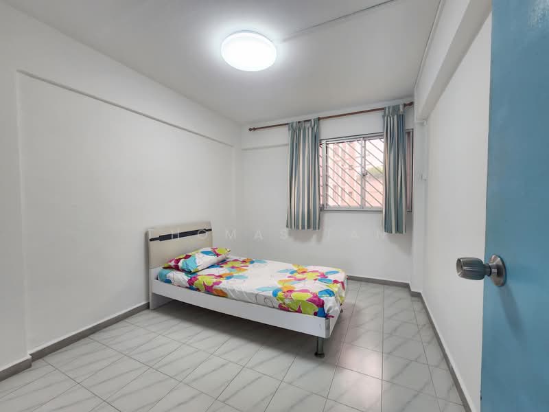329 Serangoon Avenue 3, 329 Serangoon Avenue 3, 3 Bedrooms, 904 sqft, HDB Flat For Sale, by Thomas Tan, 500199449 - Bedroom - PropertyGuru.com.sg