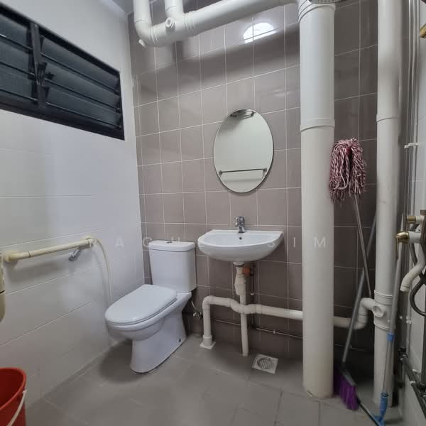 293 Tampines Street 22, 293 Tampines Street 22, Room Rental, 110 sqft, HDB Flat For Rent, by Rachel Sim, 500199450 - Bathroom - PropertyGuru.com.sg
