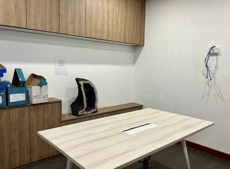 RAFFLES PLACE | Fitted Office | Sheltered to MRT Station |, Raffles Place MRT, 1,300 sqft, Office For Rent, by Amy Aw 胡嘉薇, 500199455 - CommercialGuru.com.sg