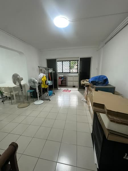 835 Jurong West Street 81, 835 Jurong West Street 81, 4 Bedrooms, 1,302 sqft, HDB Flat For Sale, by Lewis Tan, 500199457 - Living Room - PropertyGuru.com.sg