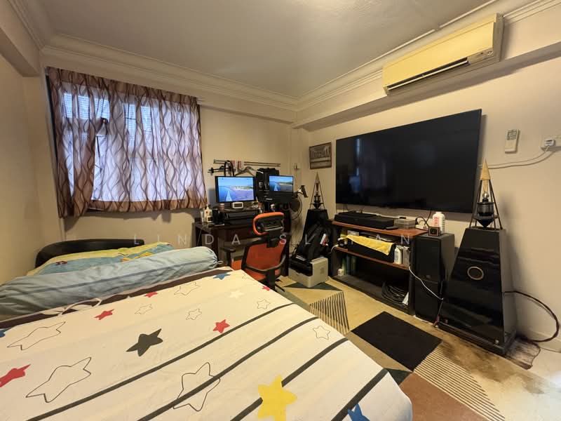 20 Lorong 7 Toa Payoh, 20 Lorong 7 Toa Payoh, 2 Bedrooms, 721 sqft, HDB Flat For Sale, by Linda SL Tan, 500199458 - Bedroom - PropertyGuru.com.sg