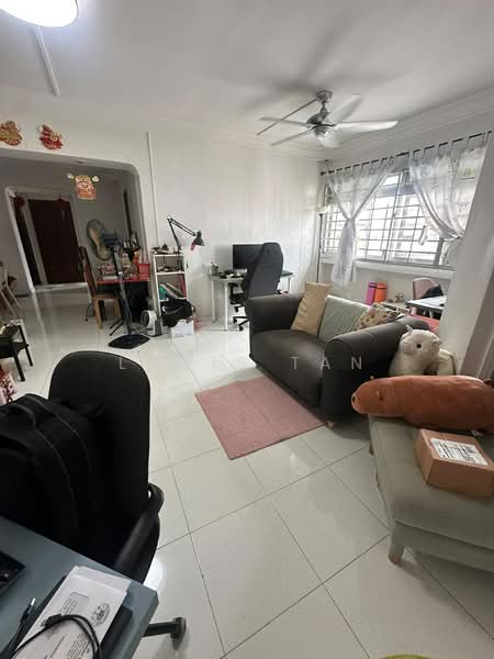 836 Jurong West Street 81, 836 Jurong West Street 81, 4 Bedrooms, 1,453 sqft, HDB Flat For Sale, by Lewis Tan, 500199466 - Living Room - PropertyGuru.com.sg