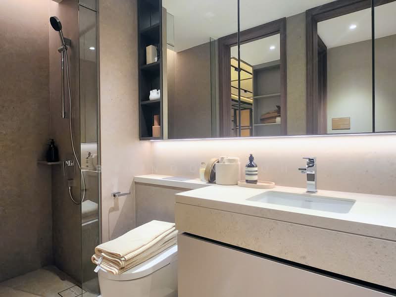 The Robertson Opus, 11 Unity Street, 3 Bedrooms, 990 sqft, Condominium For Sale, by Brandon Koh, 500199467 - Bathroom 2 - PropertyGuru.com.sg