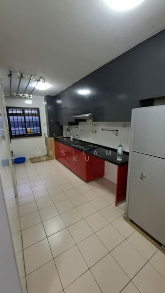 273D Jurong West Avenue 3, 273D Jurong West Avenue 3, 2 Bedrooms, 900 sqft, HDB Flat For Rent, by Masilamani Kumara Velu, 500199468 - Kitchen - PropertyGuru.com.sg