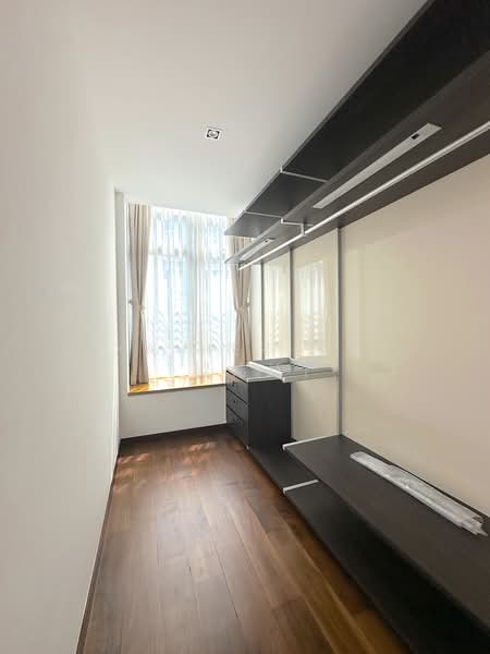 Residences @ Emerald Hill, 119 Emerald Hill Road, 3 Bedrooms, 1,657 sqft, Condominium For Sale, by Xavier Aw (欧伟廷), 500199471 - Walk-in Wardrobe - PropertyGuru.com.sg