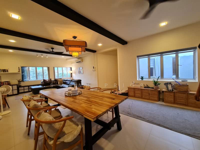 Tiong Bahru Biggest 2 Bed, Tiong Bahru Road, 2 Bedrooms, 1,275 sqft, Conservation House For Sale, by Susan Prior, 500199473 - Living Room - PropertyGuru.com.sg