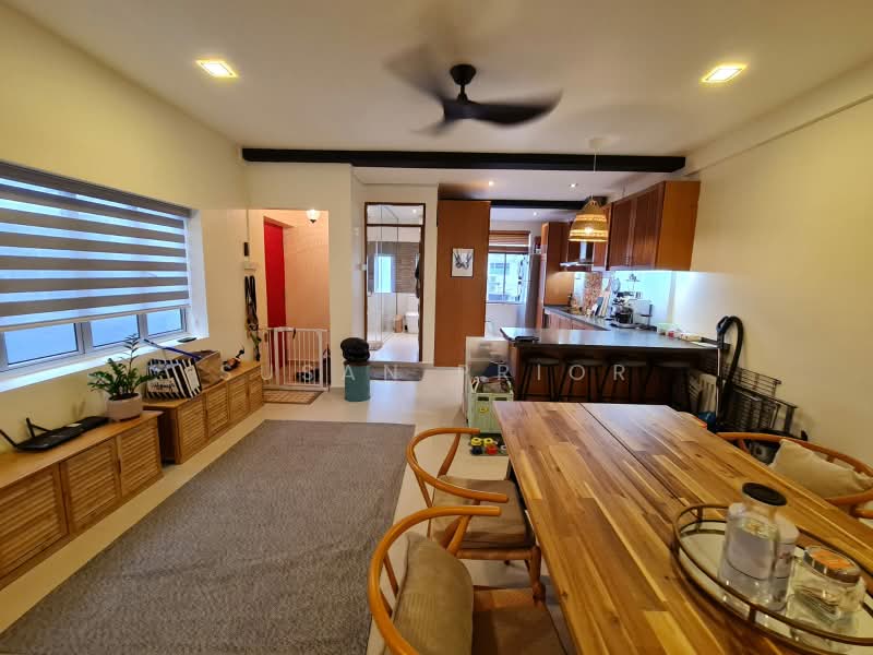 Tiong Bahru Biggest 2 Bed, Tiong Bahru Road, 2 Bedrooms, 1,275 sqft, Conservation House For Sale, by Susan Prior, 500199473 - Living Room - PropertyGuru.com.sg