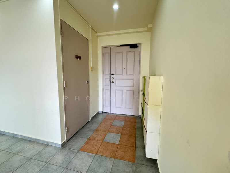 733 Tampines Street 71, 733 Tampines Street 71, 3 Bedrooms, 1,108 sqft, HDB Flat For Rent, by Phoebe Lin, 500199474 - Entrance - PropertyGuru.com.sg