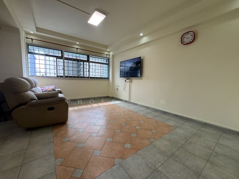 733 Tampines Street 71, 733 Tampines Street 71, 3 Bedrooms, 1,108 sqft, HDB Flat For Rent, by Phoebe Lin, 500199474 - Living Room - PropertyGuru.com.sg