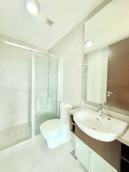 The Nexus, 955 Bukit Timah Road, Clementi Park / Upper Bukit Timah, 2 Bedrooms, 1,055 sqft, Condominium For Sale, by CHERMAINE Koh Lay Cheng, 500199476 - Bathroom - PropertyGuru.com.sg