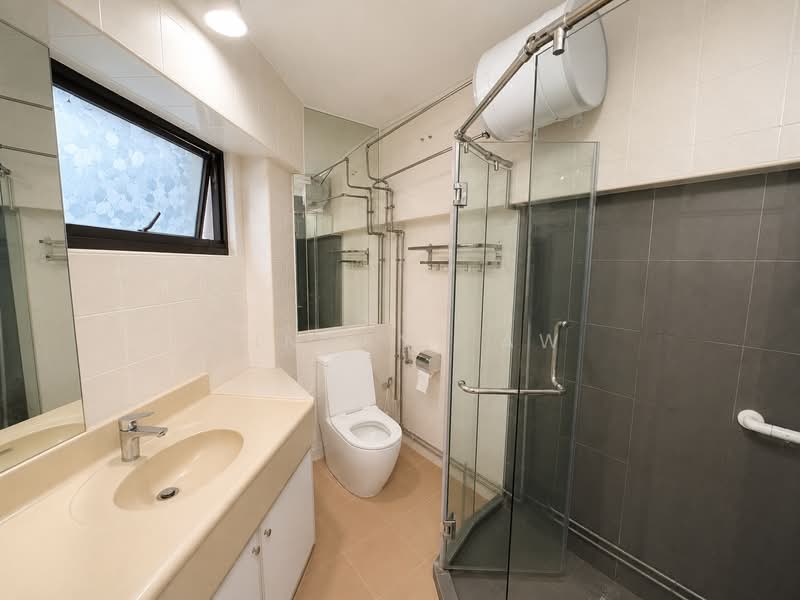 635 Choa Chu Kang North 6, 635 Choa Chu Kang North 6, 4 Bedrooms, 1,539 sqft, HDB Flat For Sale, by Vincent Aw, 500199482 - Bathroom - PropertyGuru.com.sg