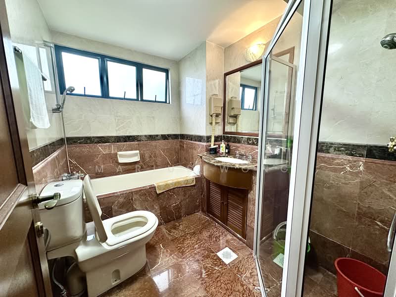Westcove Condo, 10 West Coast Crescent, 2 Bedrooms, 1,087 sqft, Condominium For Sale, by Marius Wong, 500199503 - Bathroom - PropertyGuru.com.sg