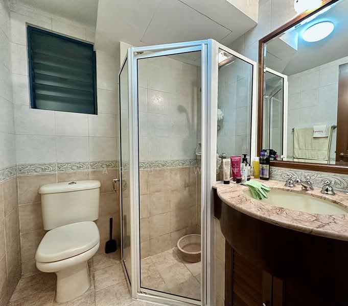 Westcove Condo, 10 West Coast Crescent, 2 Bedrooms, 1,087 sqft, Condominium For Sale, by Marius Wong, 500199503 - Bathroom - PropertyGuru.com.sg