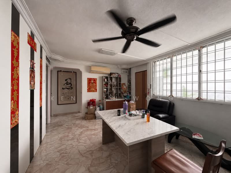 334 Woodlands Street 32, 334 Woodlands Street 32, 3 Bedrooms, 893 sqft, HDB Flat For Sale, by Kenneth Wong, 500199522 - Living Room - PropertyGuru.com.sg