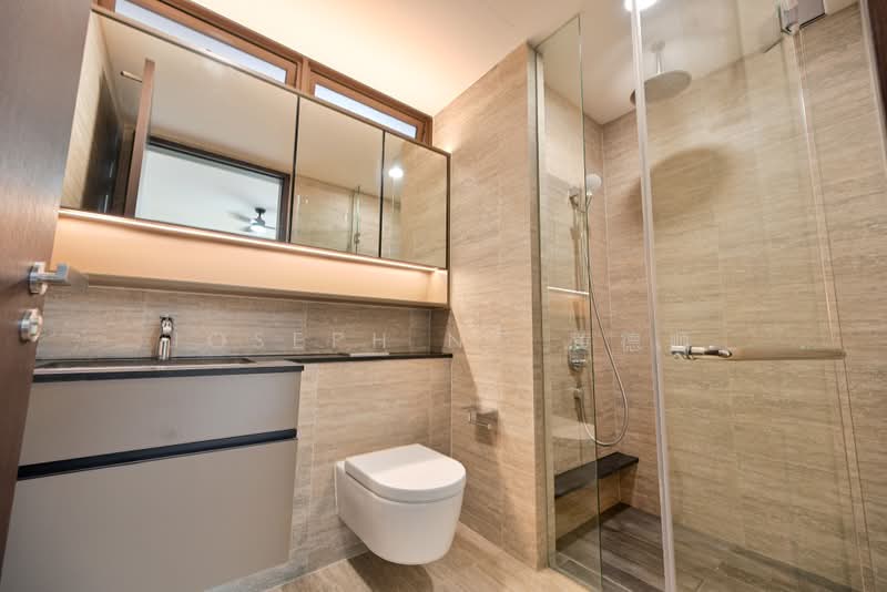 The Commodore, 59 Canberra Drive, 3 Bedrooms, 1,023 sqft, Condominium For Sale, by Joseph Ng 黄德顺, 500199528 - Bathroom - PropertyGuru.com.sg
