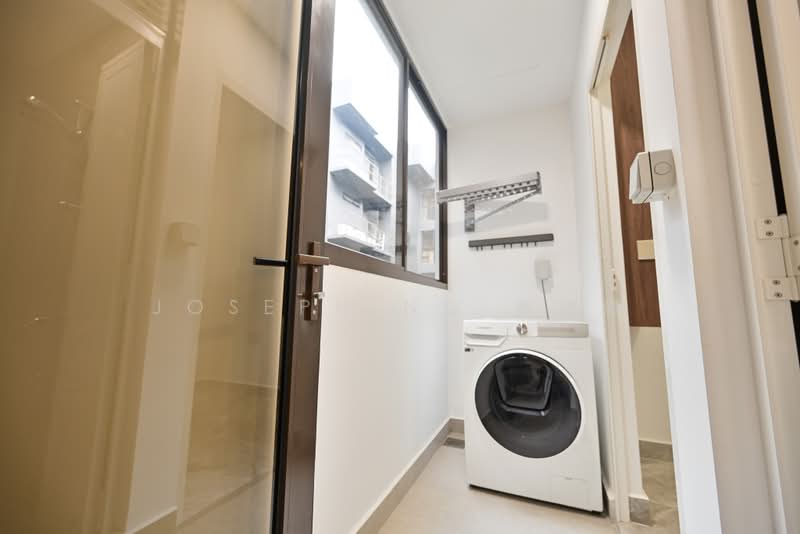 The Commodore, 59 Canberra Drive, 3 Bedrooms, 1,023 sqft, Condominium For Sale, by Joseph Ng 黄德顺, 500199528 - Balcony - PropertyGuru.com.sg